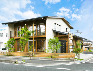 掛川店外観青空2.jpg