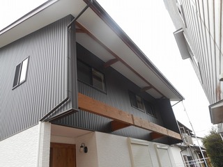 002.jpg